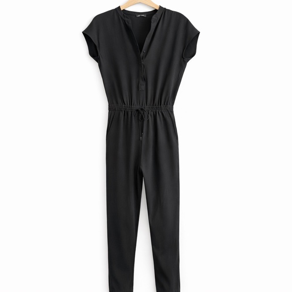 Babaton Pants - Aritzia Babaton Black Triacetate Crepe Tapered Leg Jumpsuit Size XXS